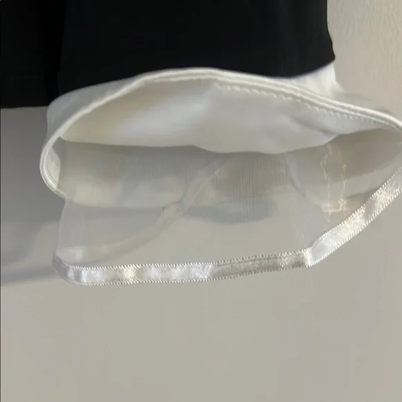 White House Black Market Elegant Black Top with White Accent Trim Size L - Picture 3 of 13